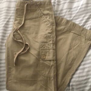Wide-leg khaki cargo pants